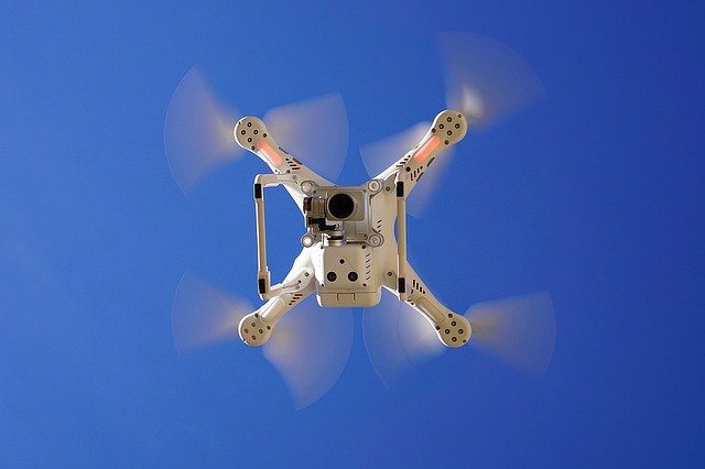 drone-1112754_640